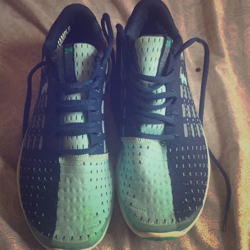 Sport shoes